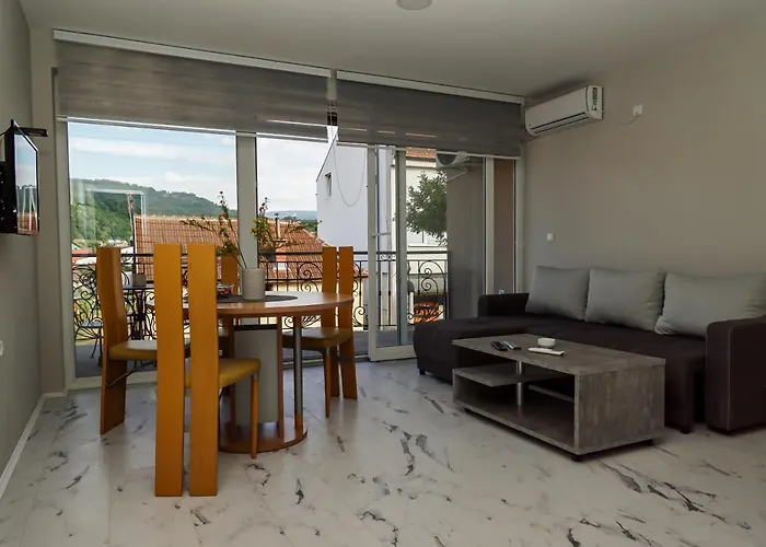 Royal * Bajina Basta